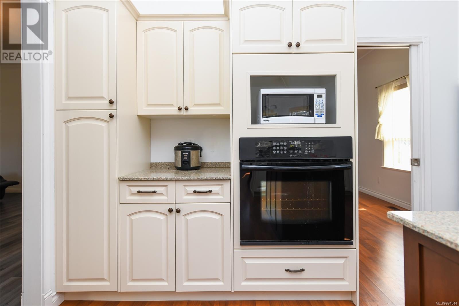 1039 Arrowsmith Ave, Courtenay real estate listing 994544 for sale