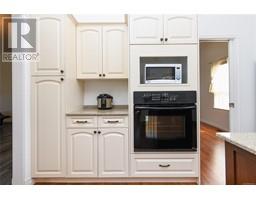 1039 Arrowsmith Ave, Courtenay property photo listing 994544 for sale