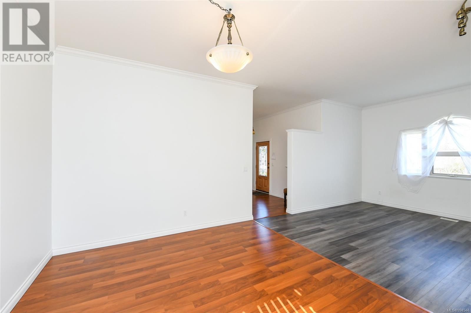 1039 Arrowsmith Ave, Courtenay real estate listing 994544 for sale