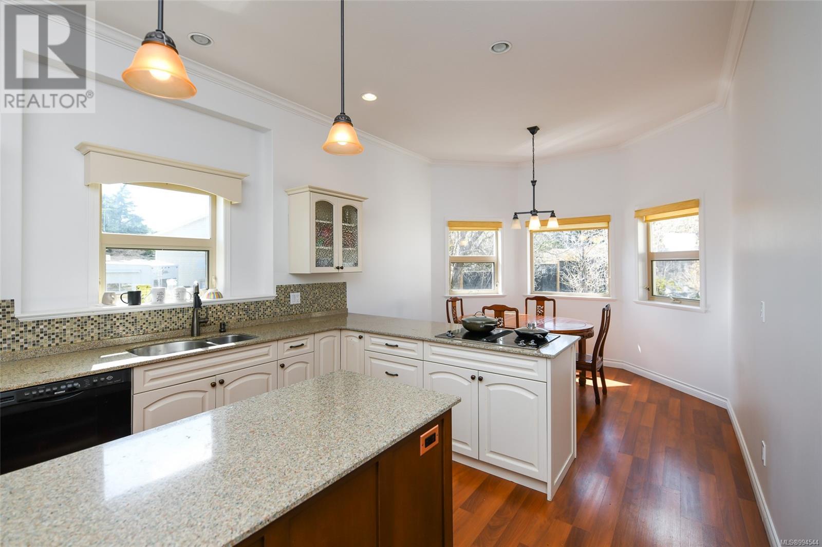 1039 Arrowsmith Ave, Courtenay real estate listing 994544 for sale