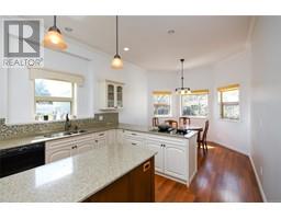 1039 Arrowsmith Ave, Courtenay property photo listing 994544 for sale