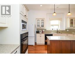 1039 Arrowsmith Ave, Courtenay property photo listing 994544 for sale