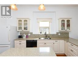 1039 Arrowsmith Ave, Courtenay property photo listing 994544 for sale