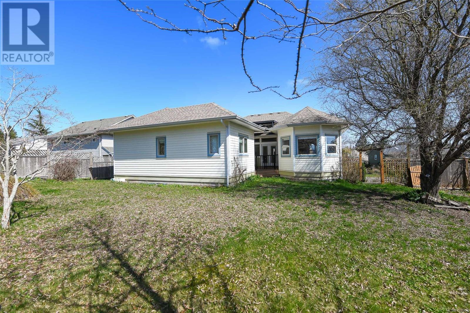 1039 Arrowsmith Ave, Courtenay real estate listing 994544 for sale
