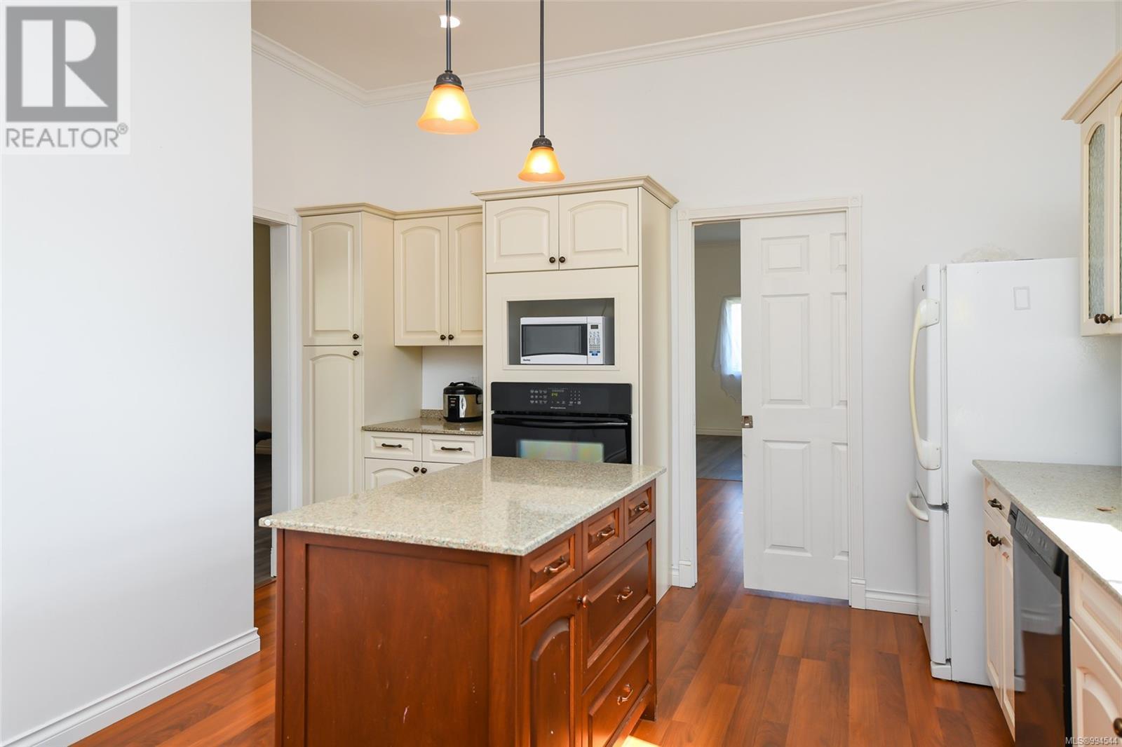 1039 Arrowsmith Ave, Courtenay real estate listing 994544 for sale