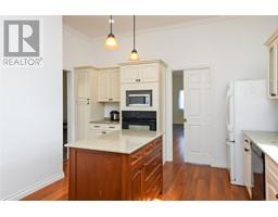 1039 Arrowsmith Ave, Courtenay property photo listing 994544 for sale