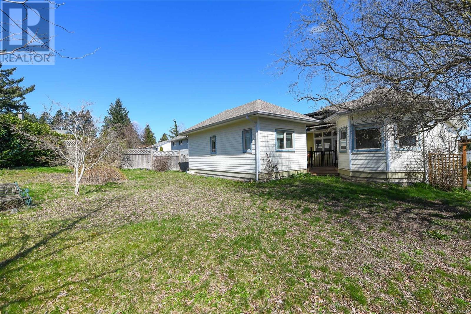 1039 Arrowsmith Ave, Courtenay real estate listing 994544 for sale