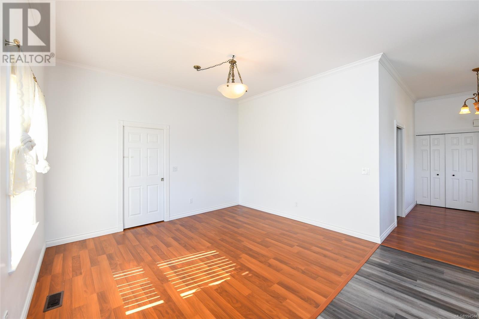 1039 Arrowsmith Ave, Courtenay real estate listing 994544 for sale
