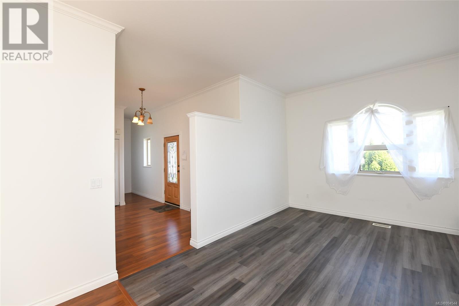 1039 Arrowsmith Ave, Courtenay real estate listing 994544 for sale