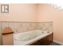 1039 Arrowsmith Ave, Courtenay property photo listing 994544 for sale