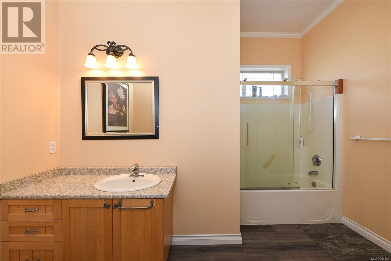 1039 Arrowsmith Ave, Courtenay real estate listing 994544 for sale