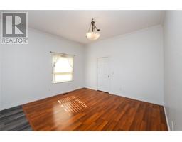1039 Arrowsmith Ave, Courtenay property photo listing 994544 for sale