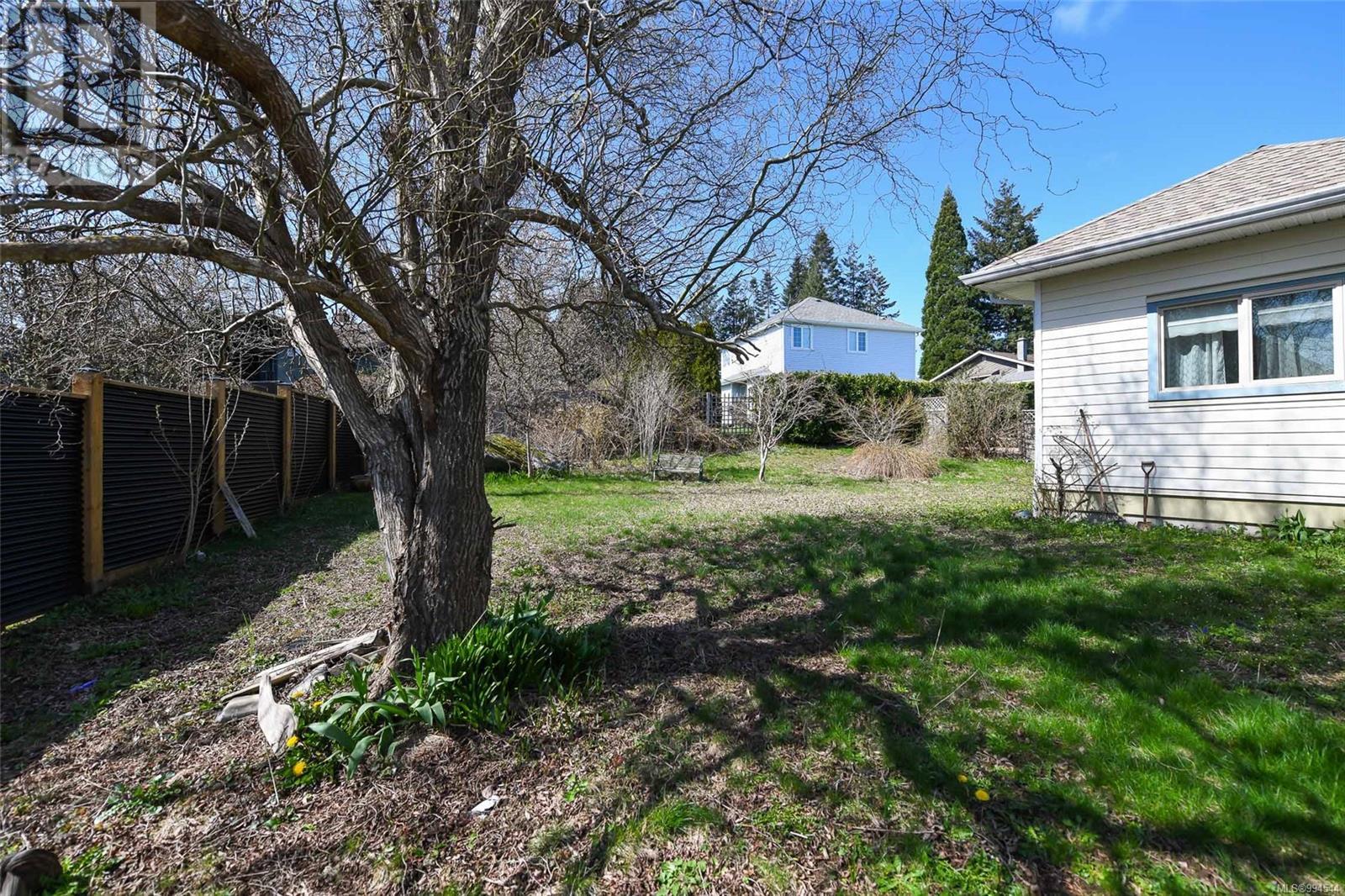 1039 Arrowsmith Ave, Courtenay real estate listing 994544 for sale