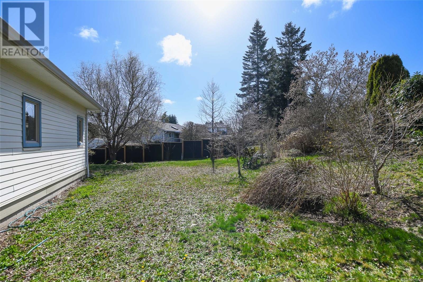 1039 Arrowsmith Ave, Courtenay real estate listing 994544 for sale