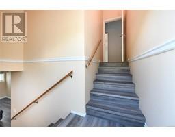 1039 Arrowsmith Ave, Courtenay property photo listing 994544 for sale