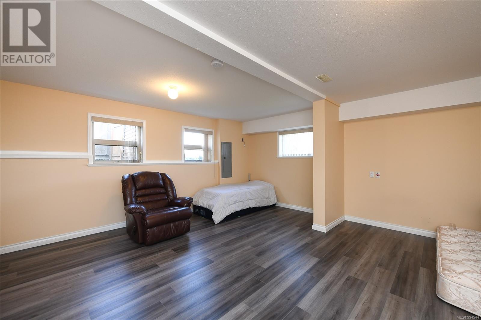 1039 Arrowsmith Ave, Courtenay real estate listing 994544 for sale