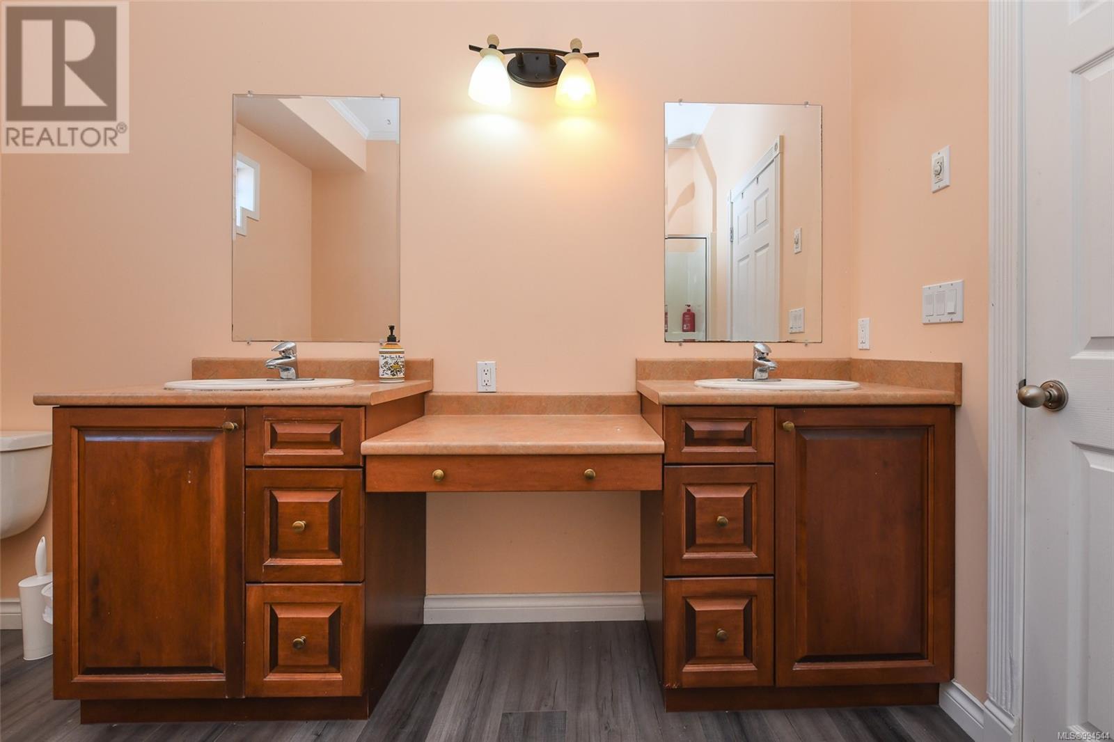 1039 Arrowsmith Ave, Courtenay real estate listing 994544 for sale