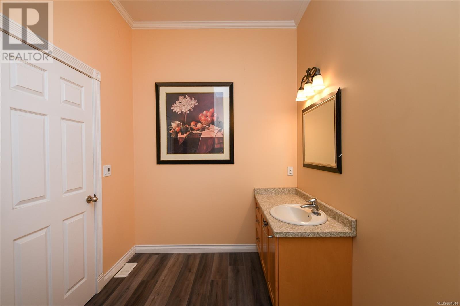 1039 Arrowsmith Ave, Courtenay real estate listing 994544 for sale