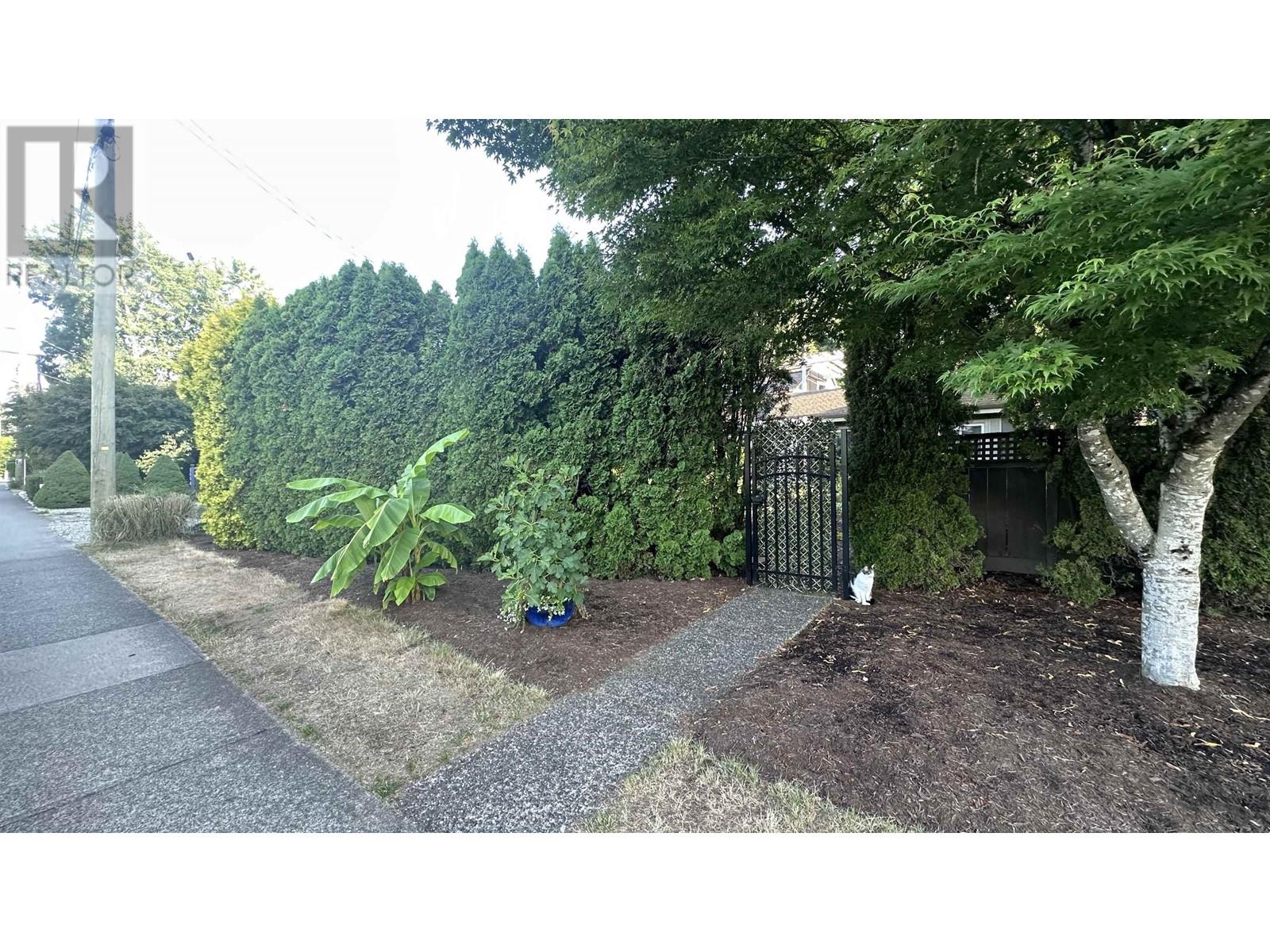 1546 Hope Road, North Vancouver, British Columbia  V7P 1W9 - Photo 2 - R2986273