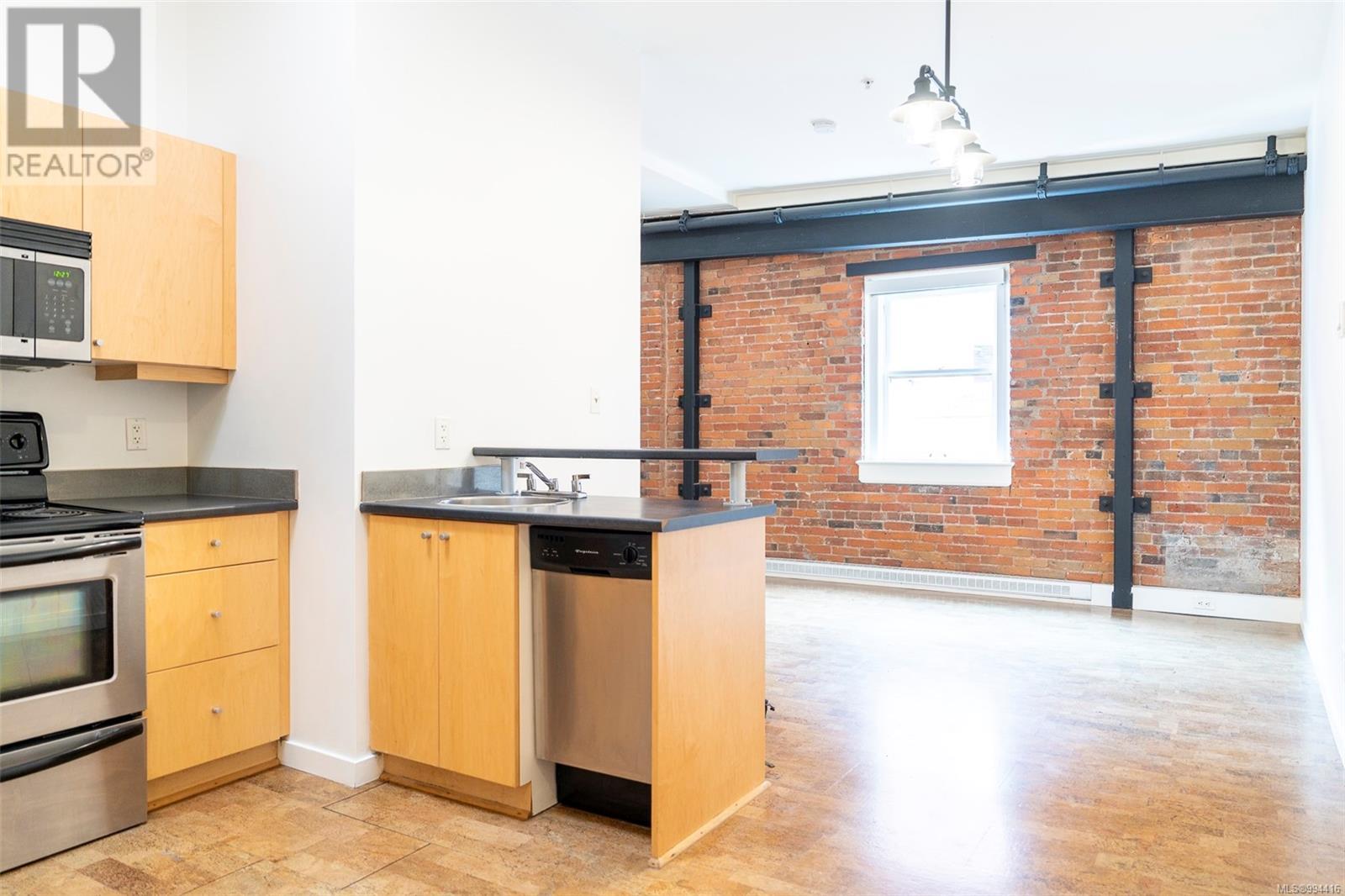Property at 302 534 Yates St image 3