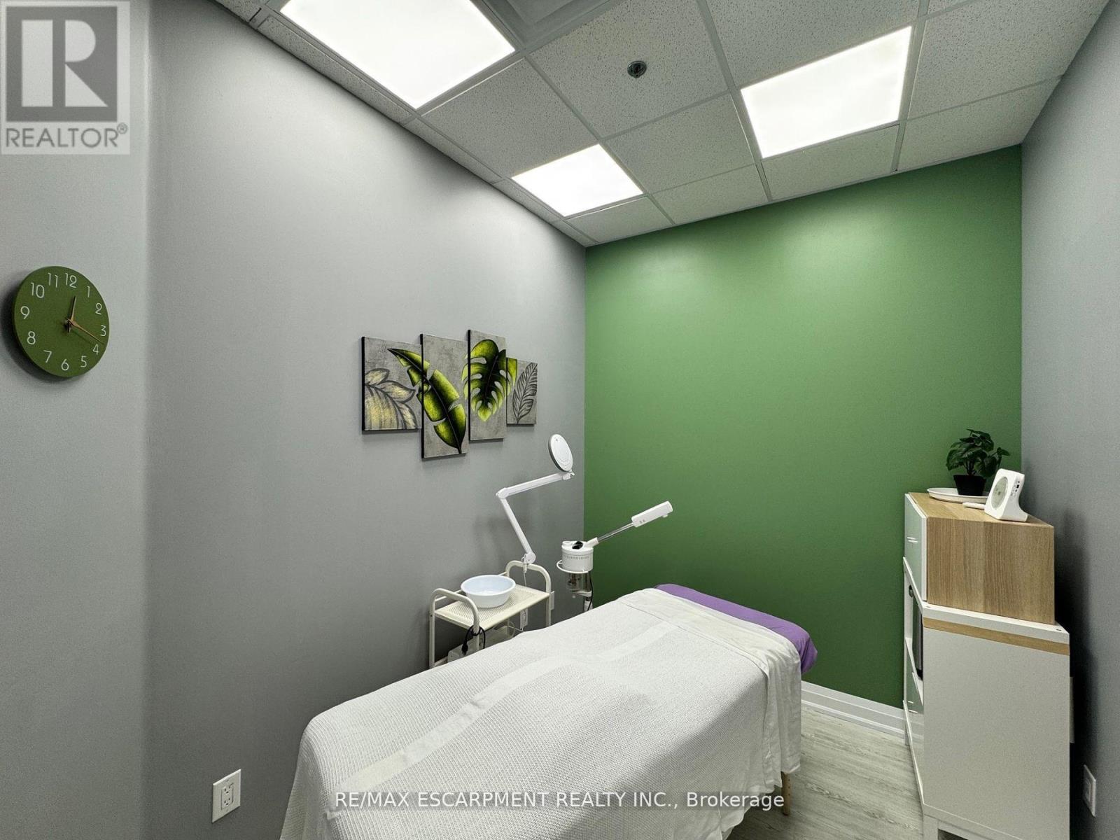 209 - 3465 Platinum Drive, Mississauga, Ontario  L5M 2S1 - Photo 5 - W12067793