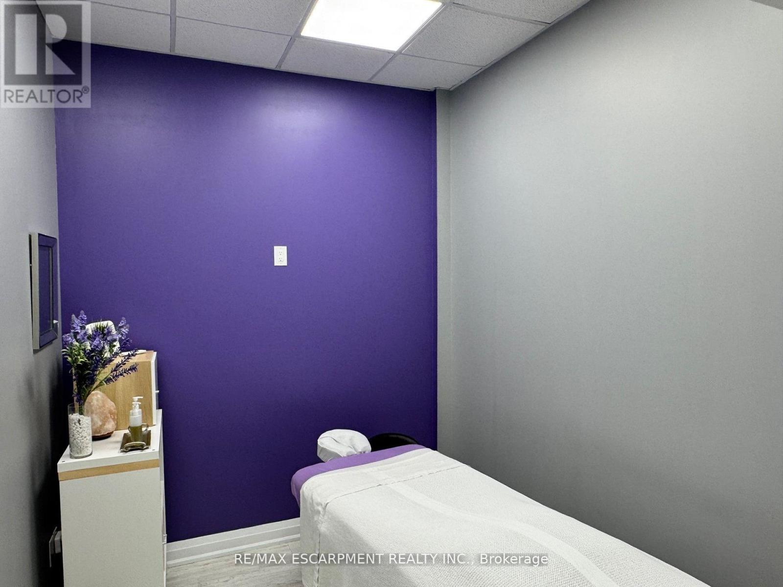 209 - 3465 Platinum Drive, Mississauga, Ontario  L5M 2S1 - Photo 8 - W12067793
