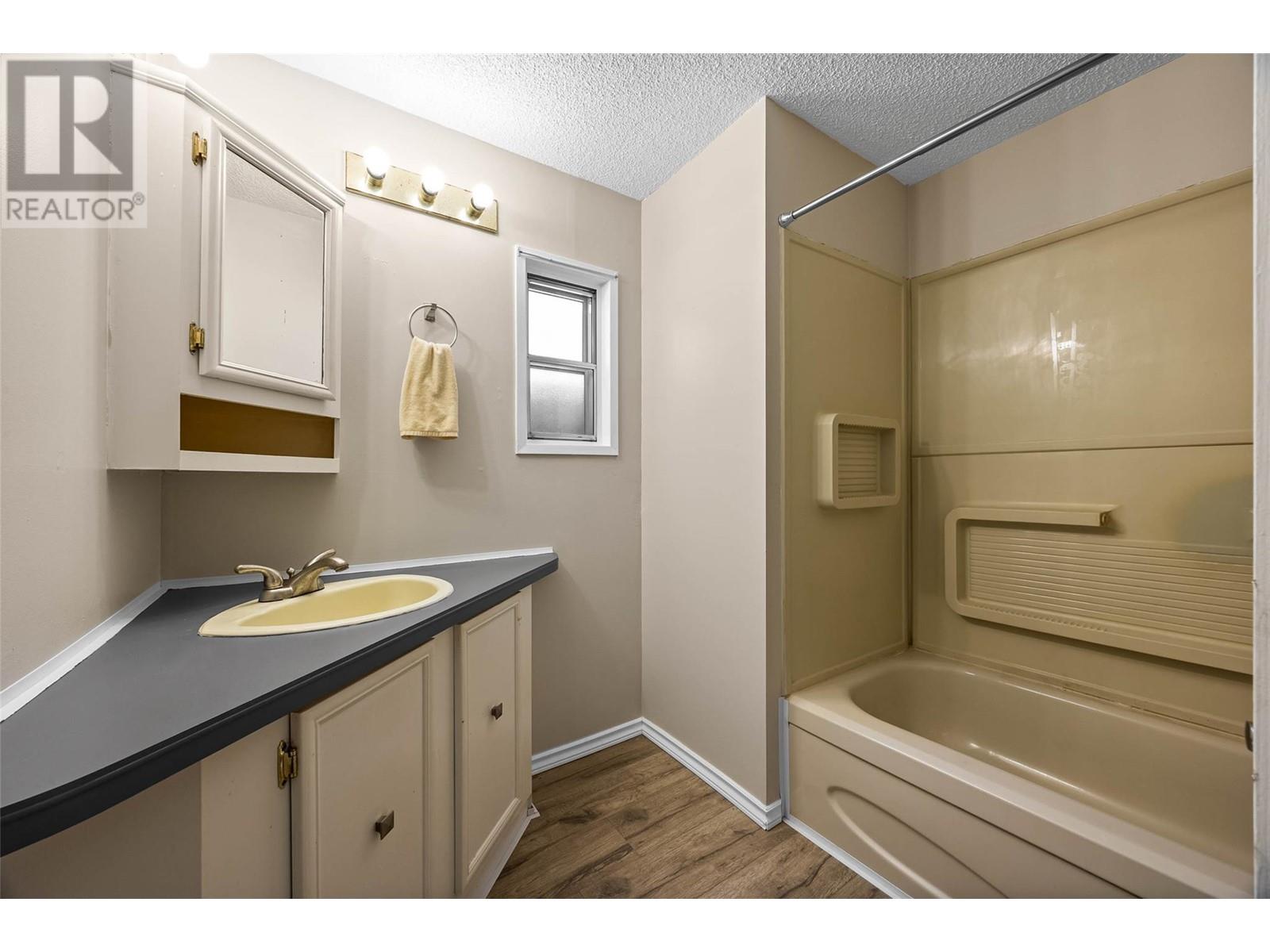 1555 Howe Road Unit# 68, Kamloops, British Columbia  V1S 1V1 - Photo 19 - 10342394