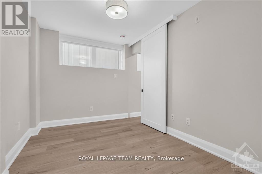 8 - 58 Florence Street, Ottawa, Ontario  K2P 0W7 - Photo 11 - X12067820
