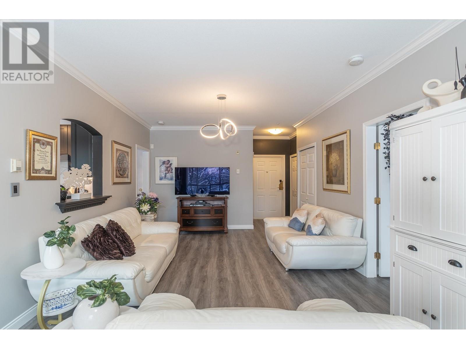 209 3098 Guildford Way, Coquitlam, British Columbia  V3B 7W8 - Photo 7 - R2987219