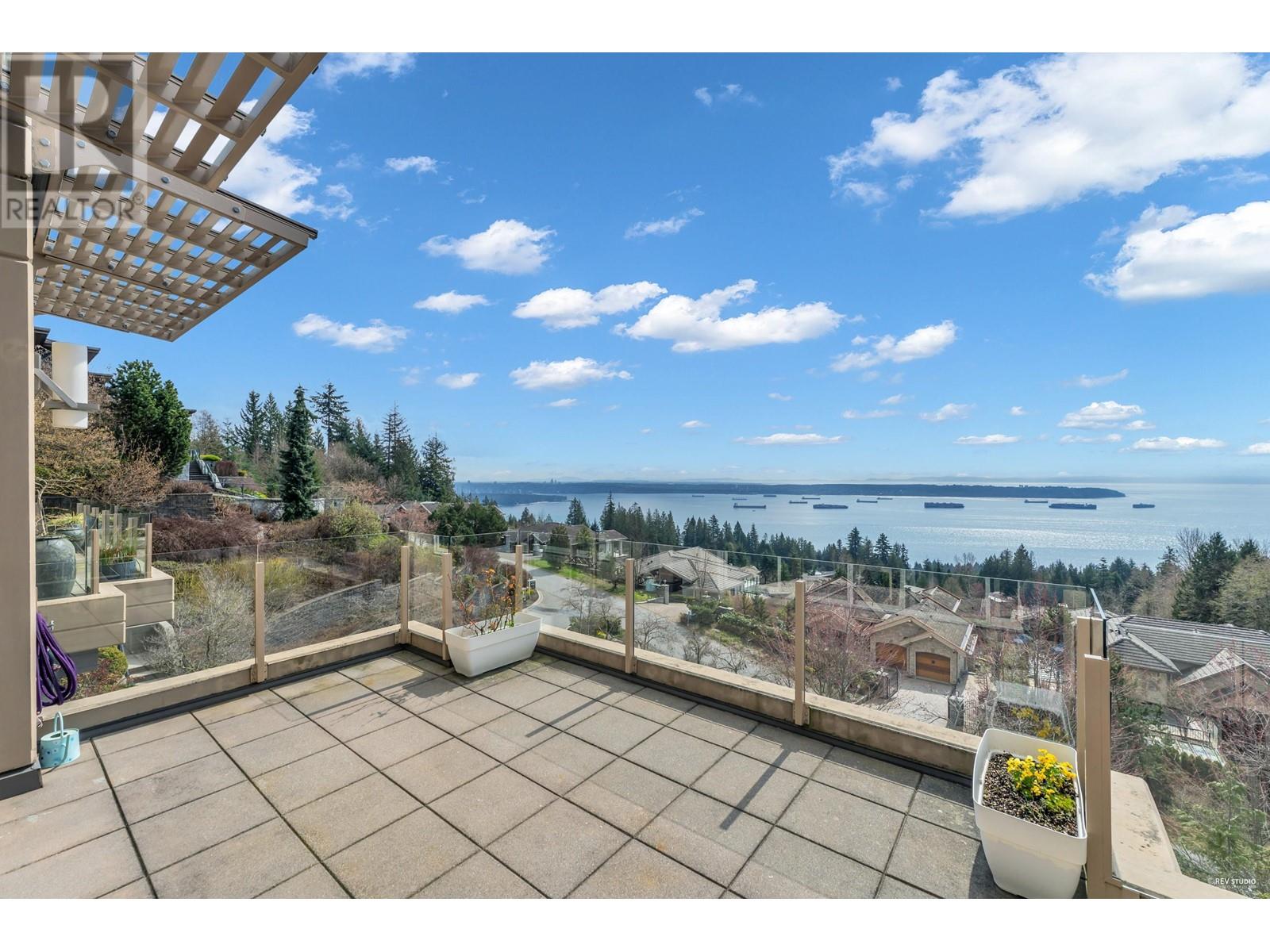 102 2575 Garden Court, West Vancouver, British Columbia  V7S 0A2 - Photo 11 - R2987242
