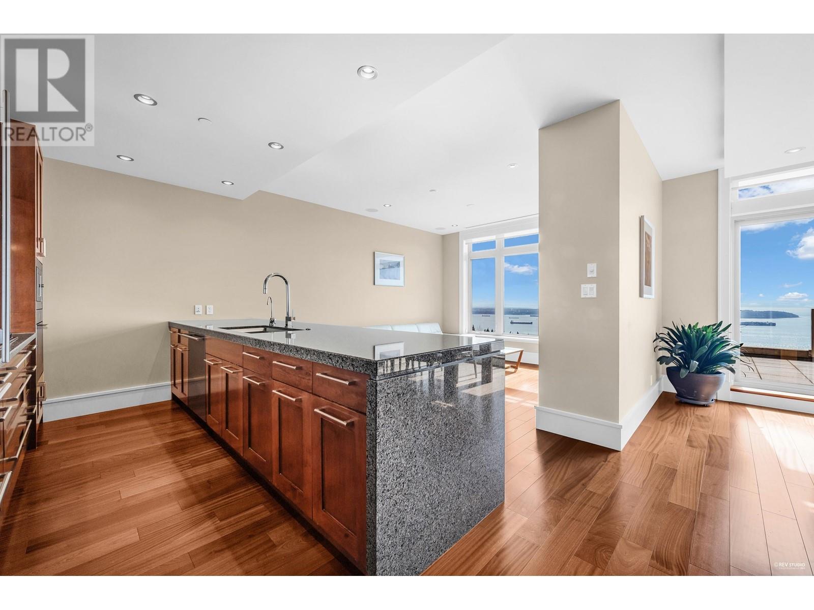 102 2575 Garden Court, West Vancouver, British Columbia  V7S 0A2 - Photo 18 - R2987242