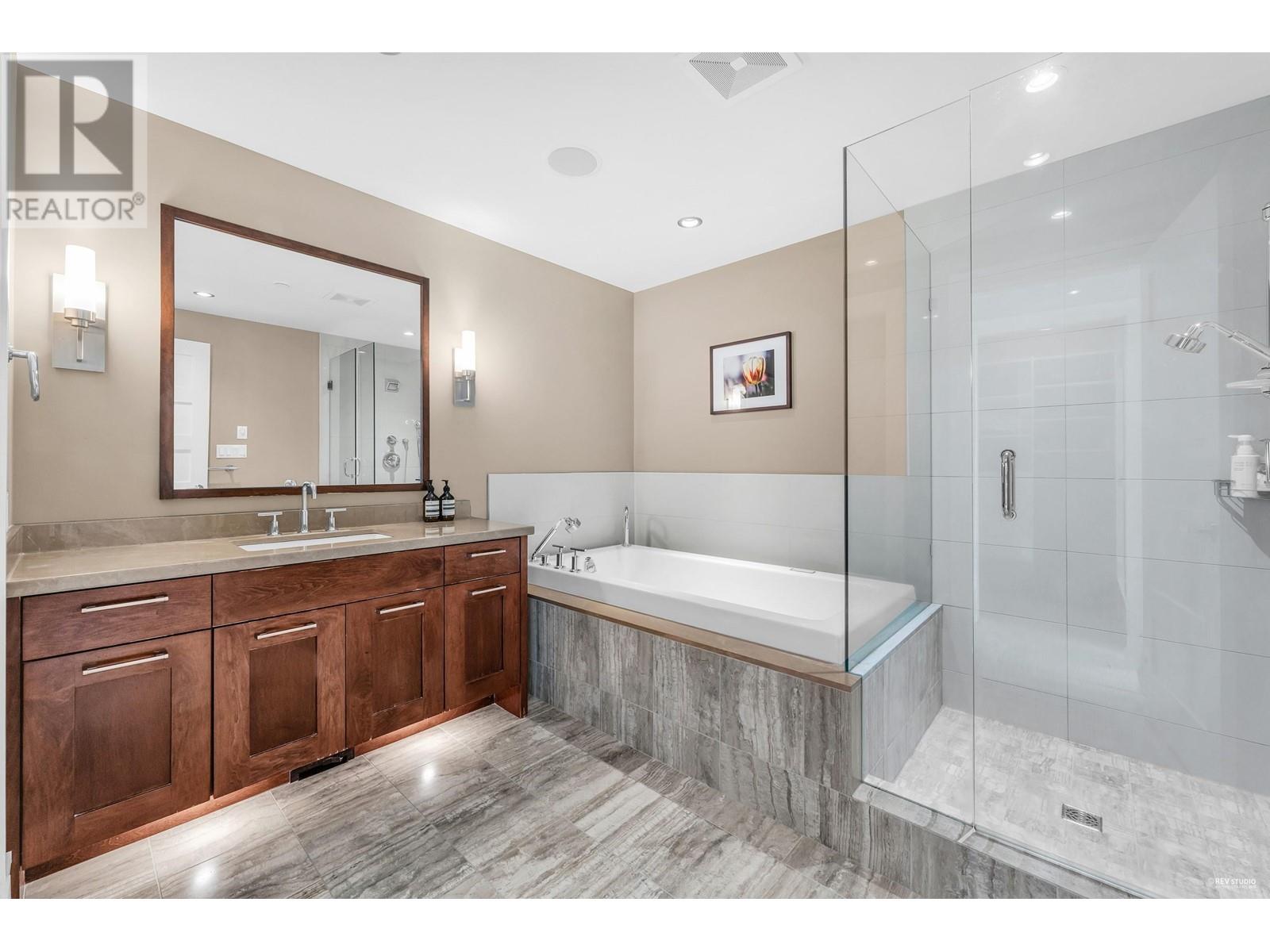 102 2575 Garden Court, West Vancouver, British Columbia  V7S 0A2 - Photo 33 - R2987242