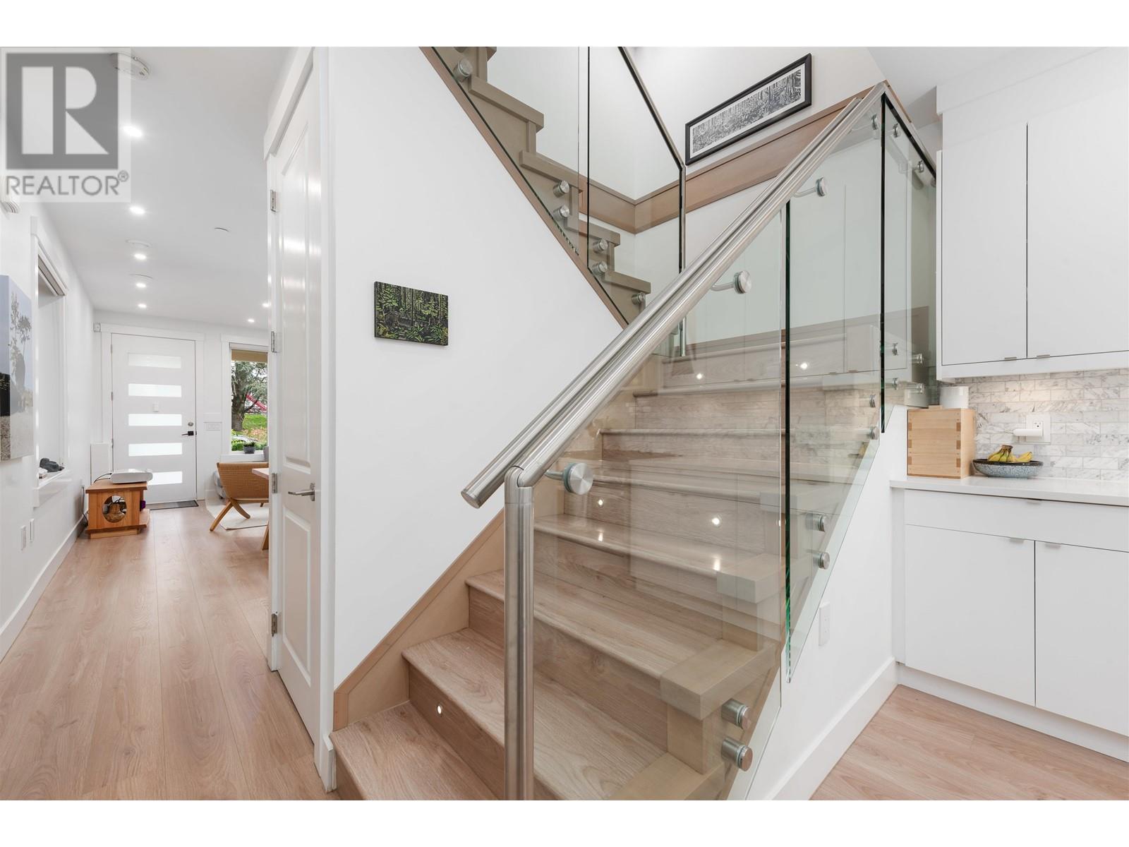 3346 E 8th Avenue, Vancouver, British Columbia  V5M 1X9 - Photo 11 - R2987261