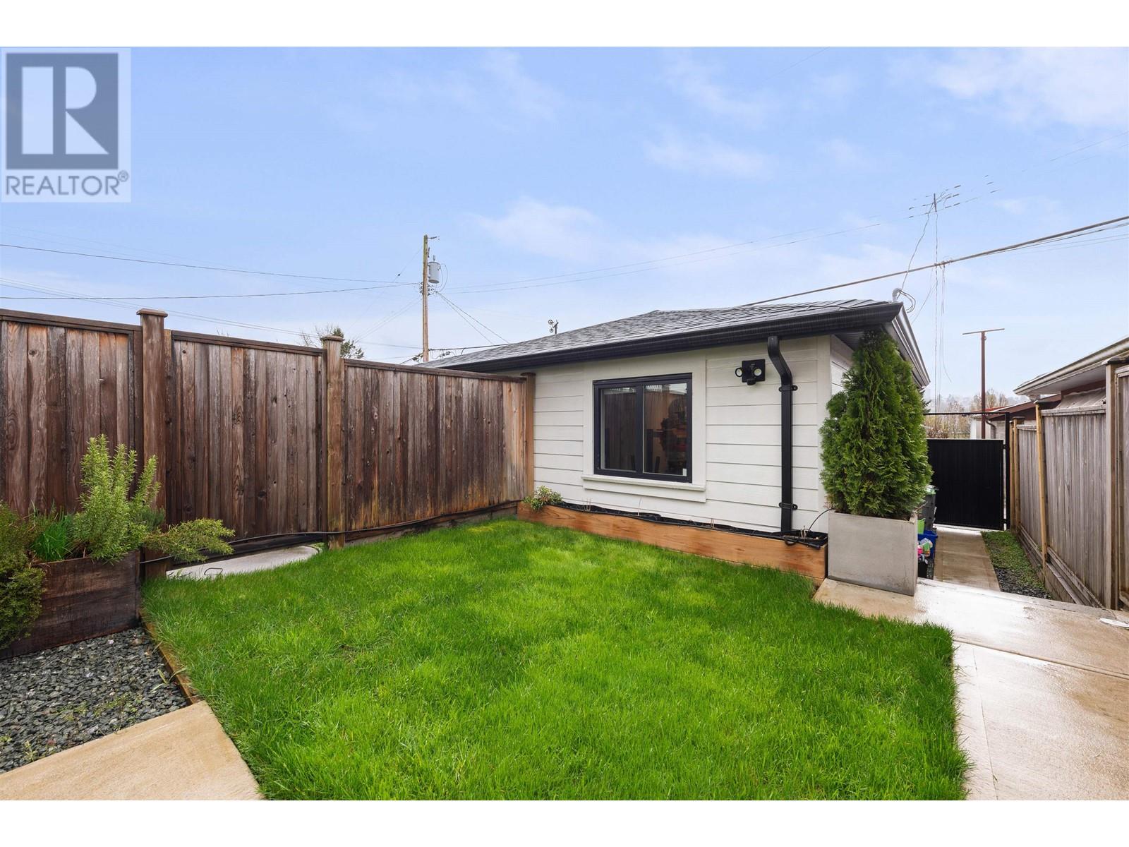 3346 E 8th Avenue, Vancouver, British Columbia  V5M 1X9 - Photo 9 - R2987261