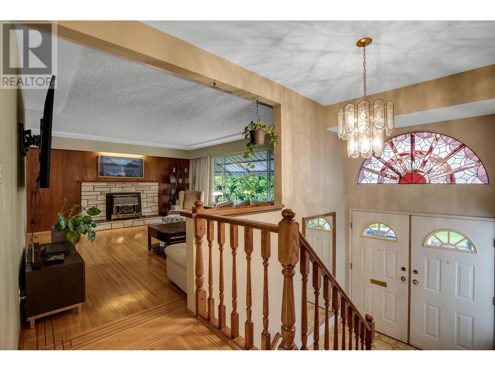 2358 Kensington Avenue, Burnaby, British Columbia  V5B 4E2 - Photo 10 - R2987235