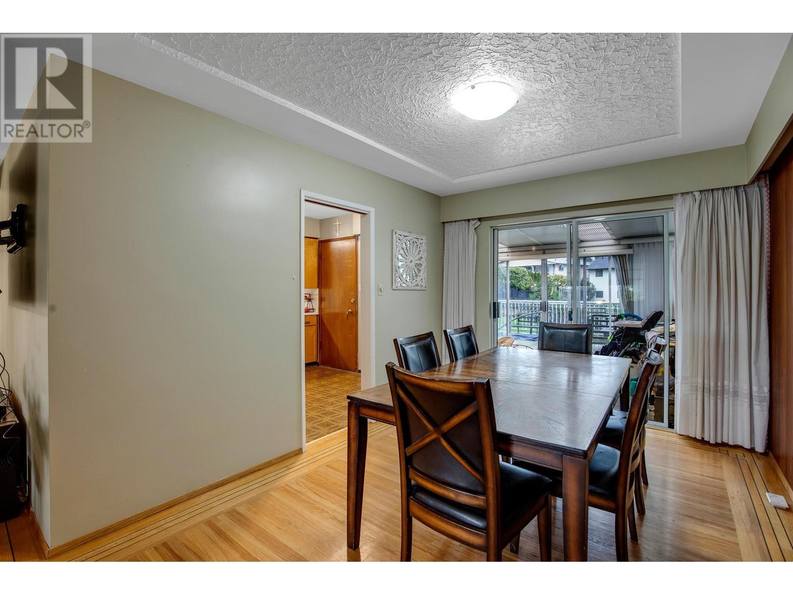 2358 Kensington Avenue, Burnaby, British Columbia  V5B 4E2 - Photo 11 - R2987235