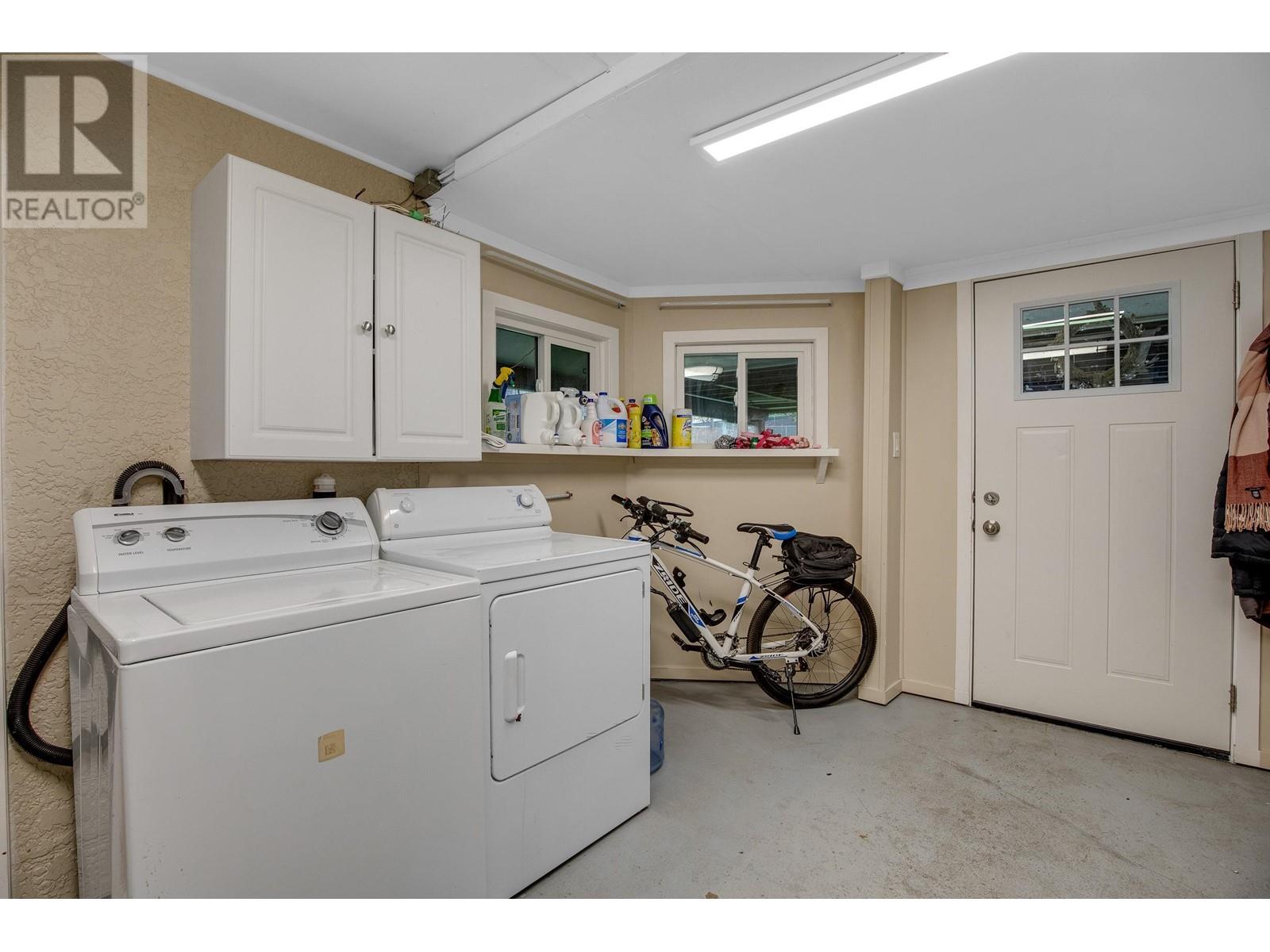 2358 Kensington Avenue, Burnaby, British Columbia  V5B 4E2 - Photo 22 - R2987235