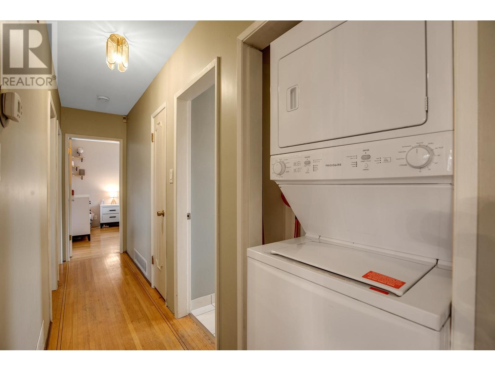 2358 Kensington Avenue, Burnaby, British Columbia  V5B 4E2 - Photo 25 - R2987235