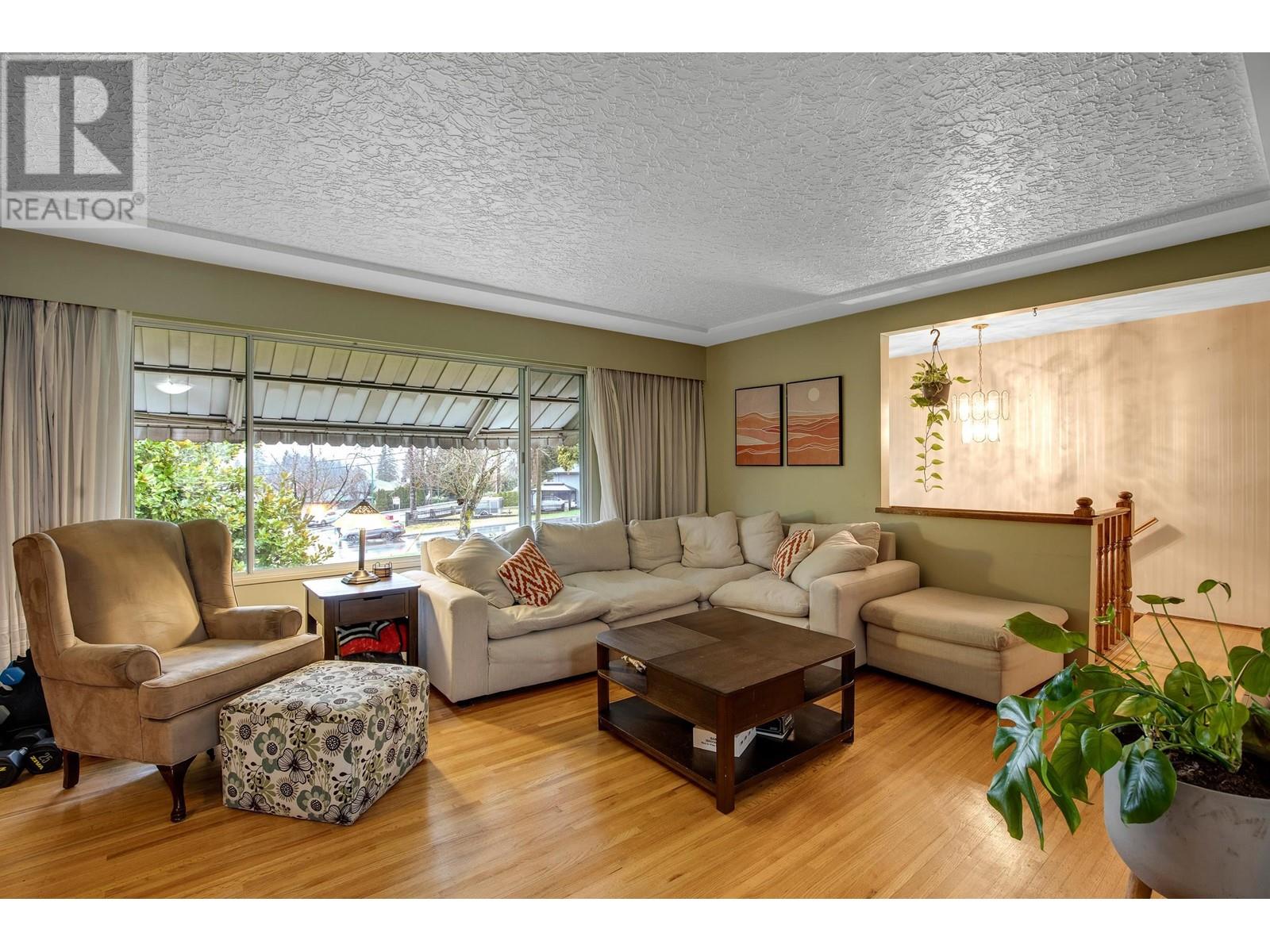 2358 Kensington Avenue, Burnaby, British Columbia  V5B 4E2 - Photo 8 - R2987235