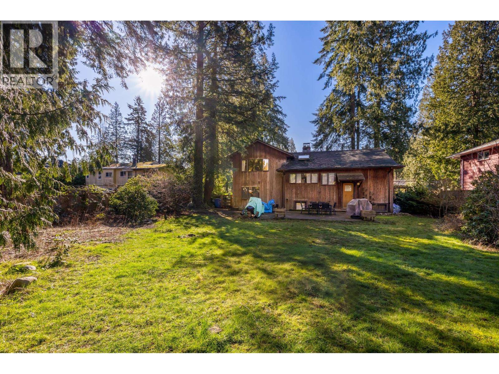 1090 Handsworth Road, North Vancouver, British Columbia  V7R 2A6 - Photo 5 - R2987249