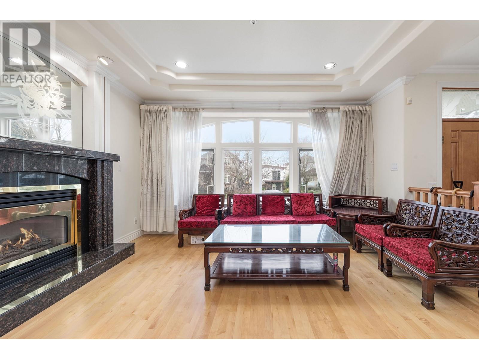 75 E 50th Avenue, Vancouver, British Columbia  V5X 1A1 - Photo 3 - R2987305