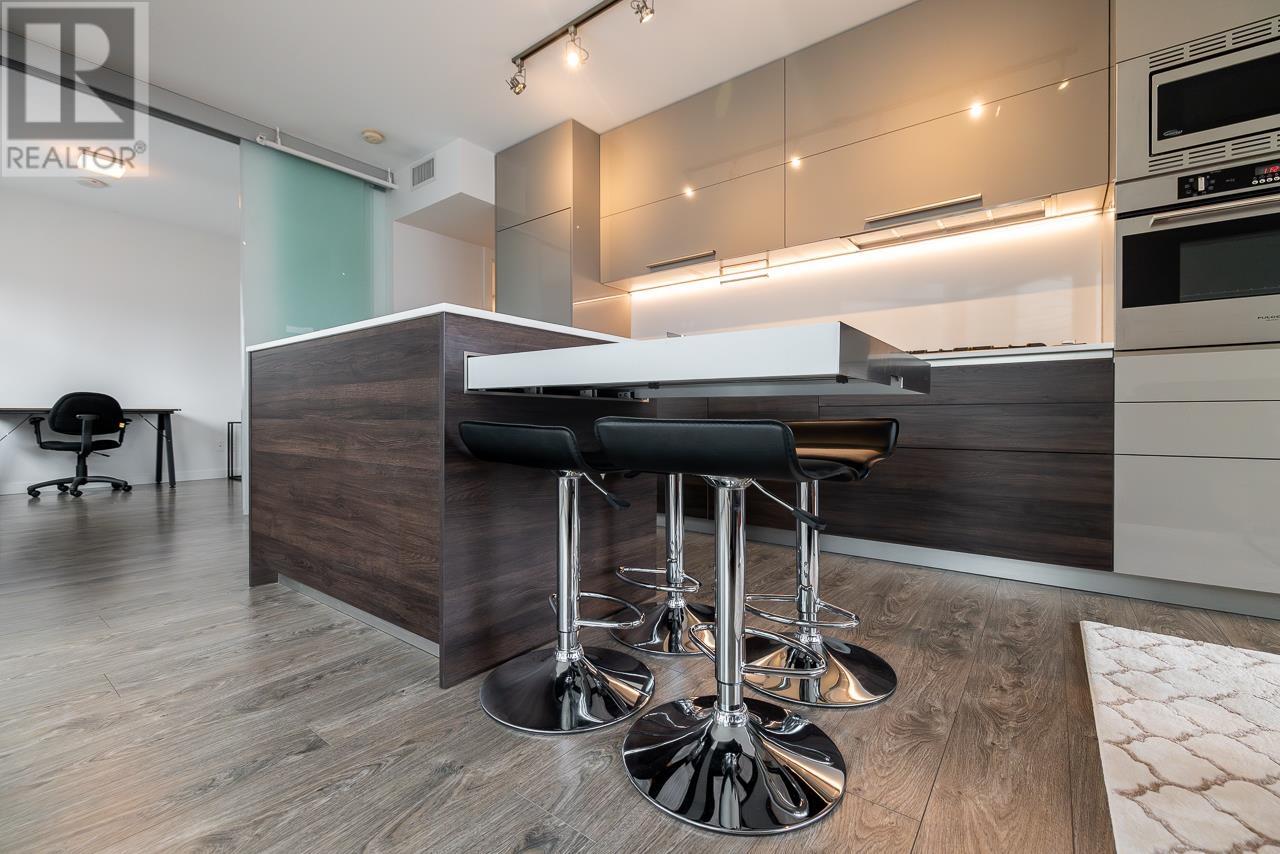 Listing Picture 4 of 39 : 1508 2378 ALPHA AVENUE, Burnaby / 本拿比 - 魯藝地產 Yvonne Lu Group - MLS Medallion Club Member