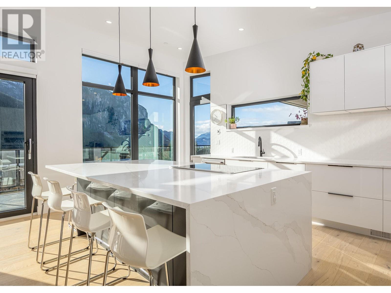 2193 Crumpit Woods Drive, Squamish, British Columbia  V8B 0T6 - Photo 10 - R2985234