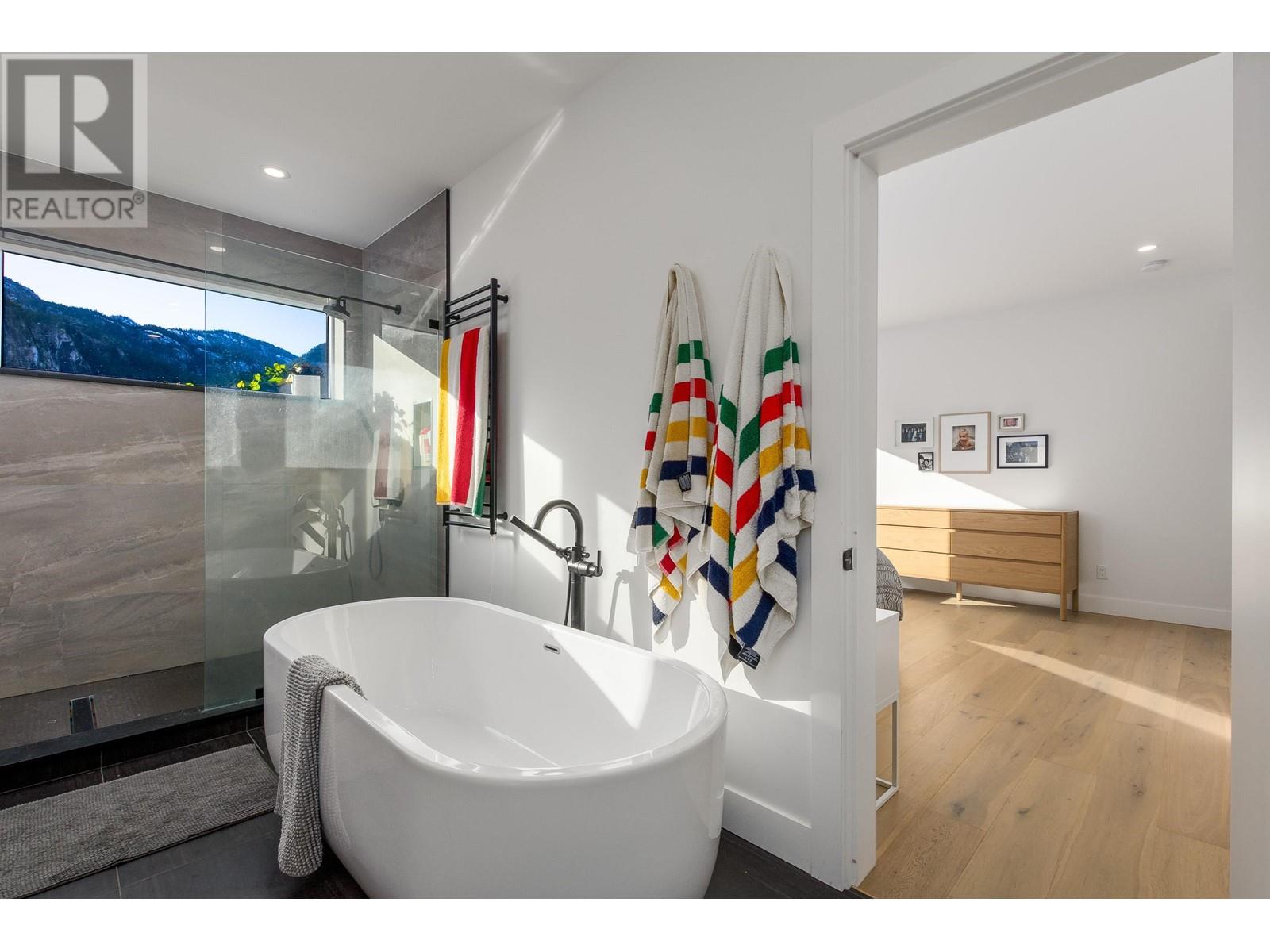 2193 Crumpit Woods Drive, Squamish, British Columbia  V8B 0T6 - Photo 19 - R2985234