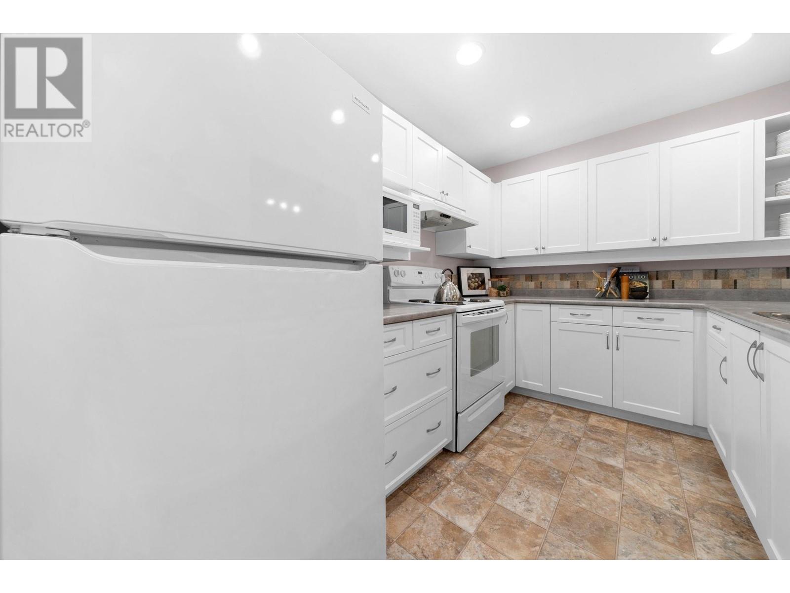 406 2800 Chesterfield Avenue, North Vancouver, British Columbia  V7N 4M1 - Photo 14 - R2987018