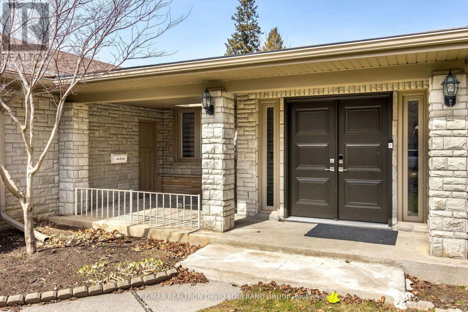 Property at 459 THE KINGSWAY image 2