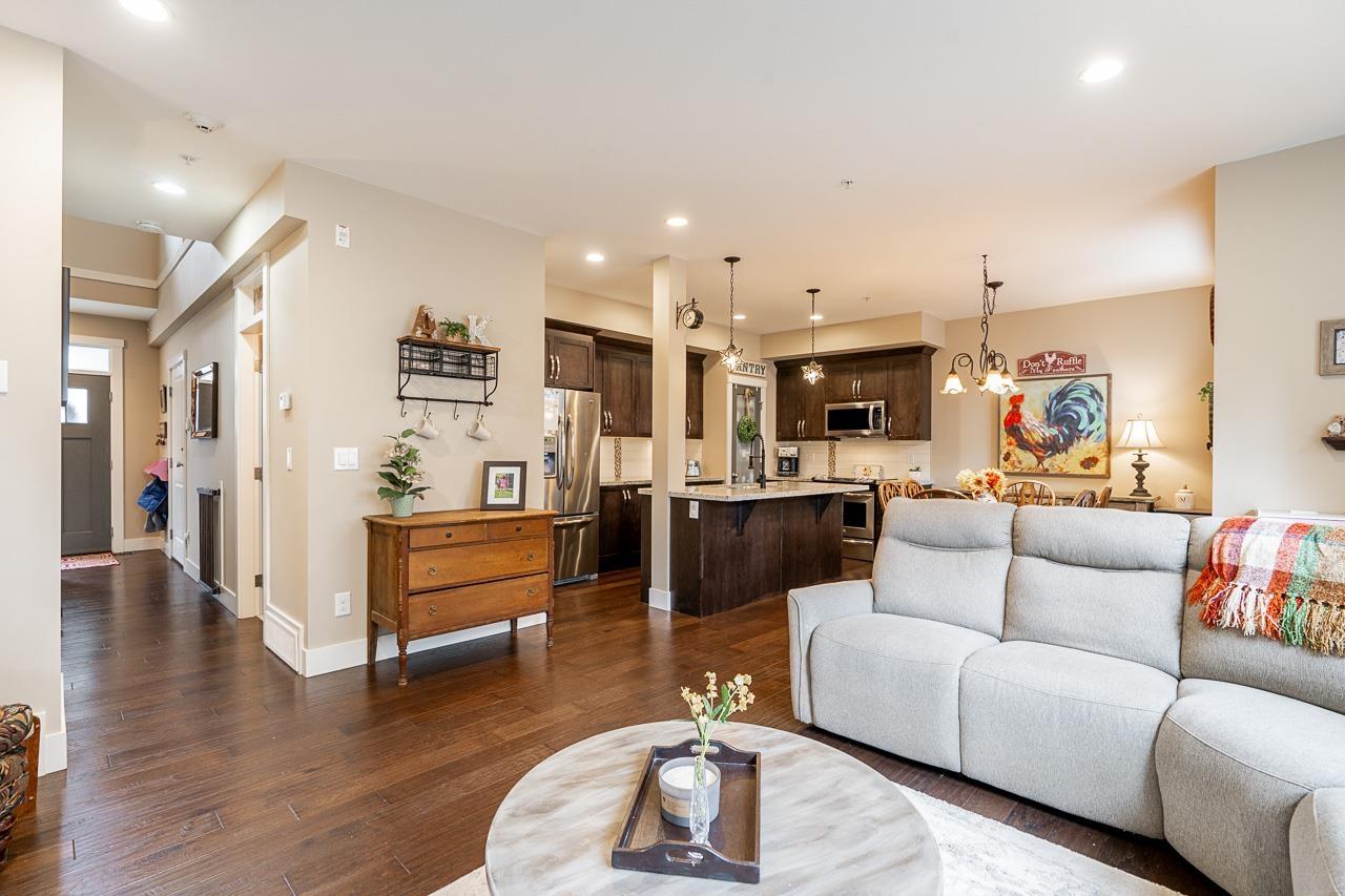 Property at 17 35298 MARSHALL ROAD image 3