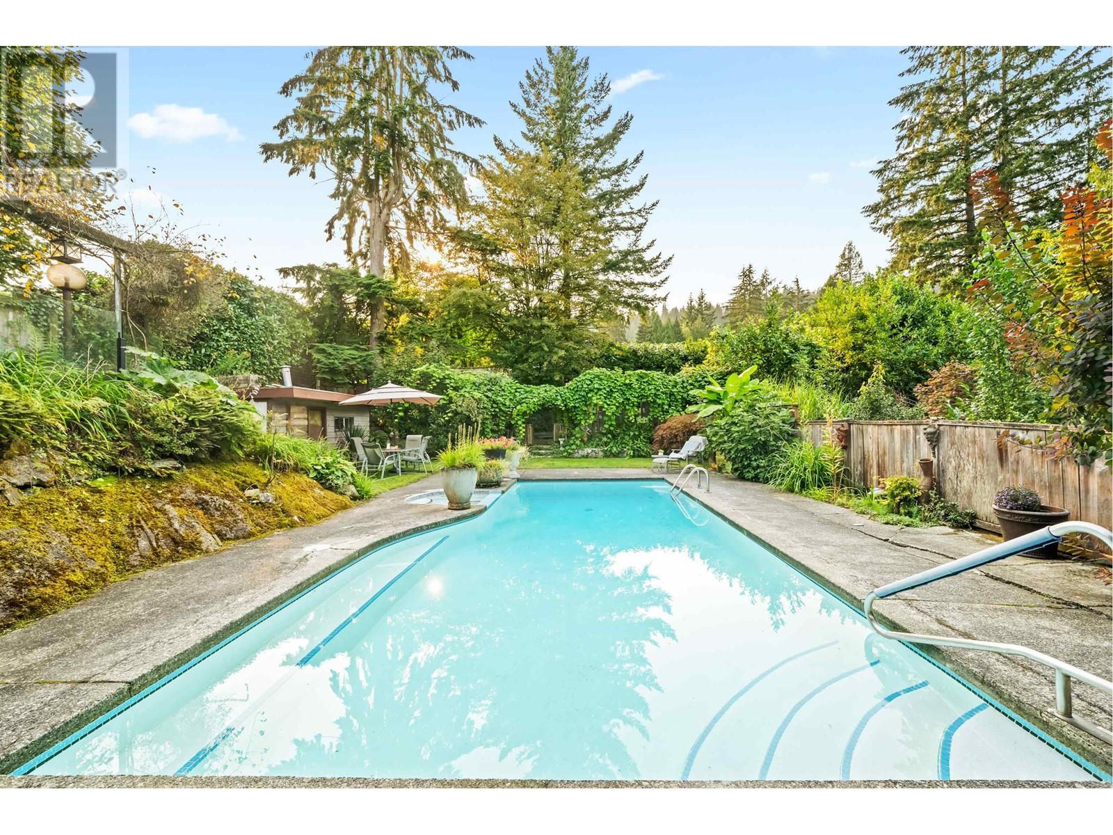 1979 Eastleigh Lane, North Vancouver, British Columbia  V7G 1W1 - Photo 6 - R2986697