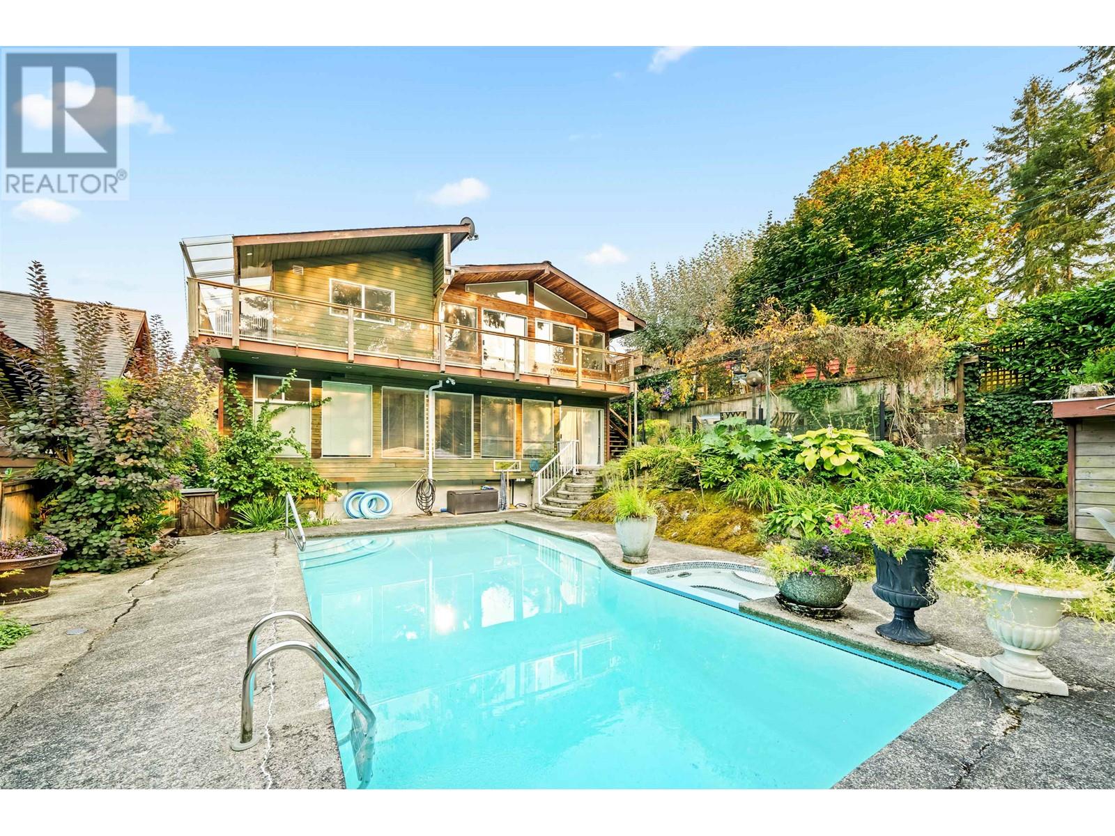 1979 Eastleigh Lane, North Vancouver, British Columbia  V7G 1W1 - Photo 8 - R2986697