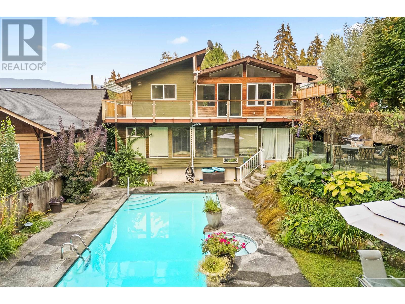 1979 EASTLEIGH LANE, north vancouver, British Columbia